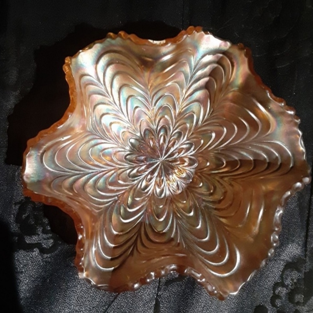 VINTAGE FENTON Marigold & Peacock Bowl 6"